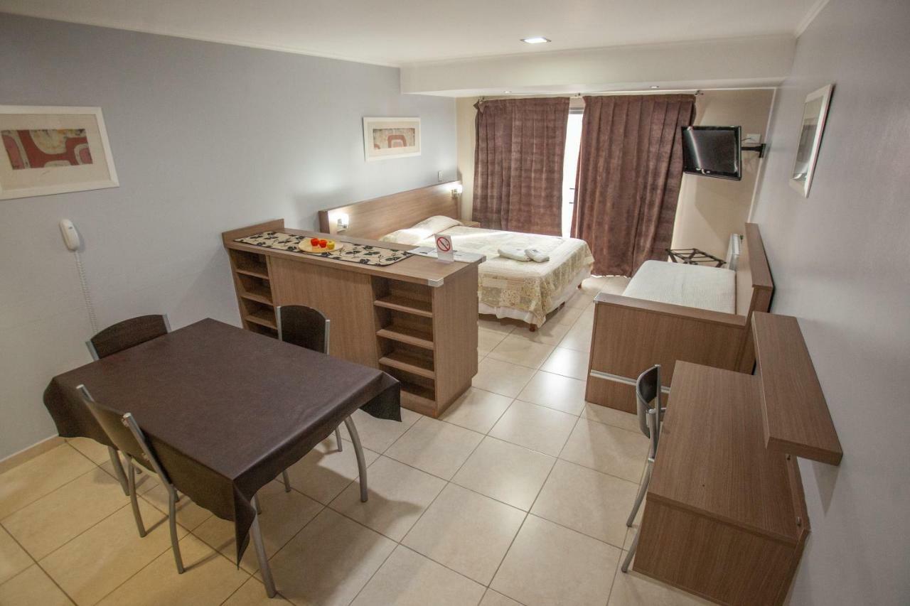 Apart Hotel Rivadavia 815 Neuquén Esterno foto