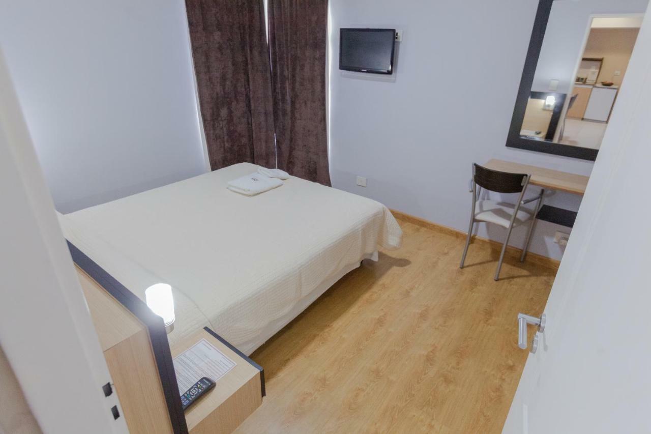 Apart Hotel Rivadavia 815 Neuquén Esterno foto